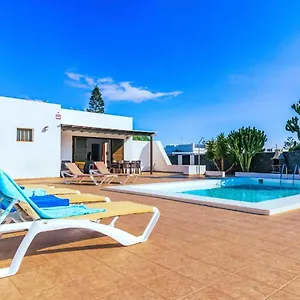 villa-maria-playa-blanca.in-canary-islands.com/
